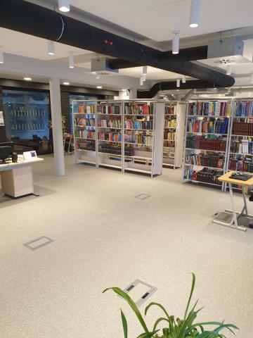 bibliotēkas telpas